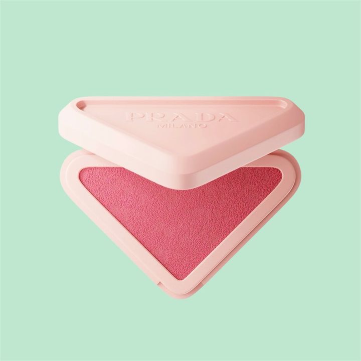【5/1発売】プラダ ビューティのチーク♡