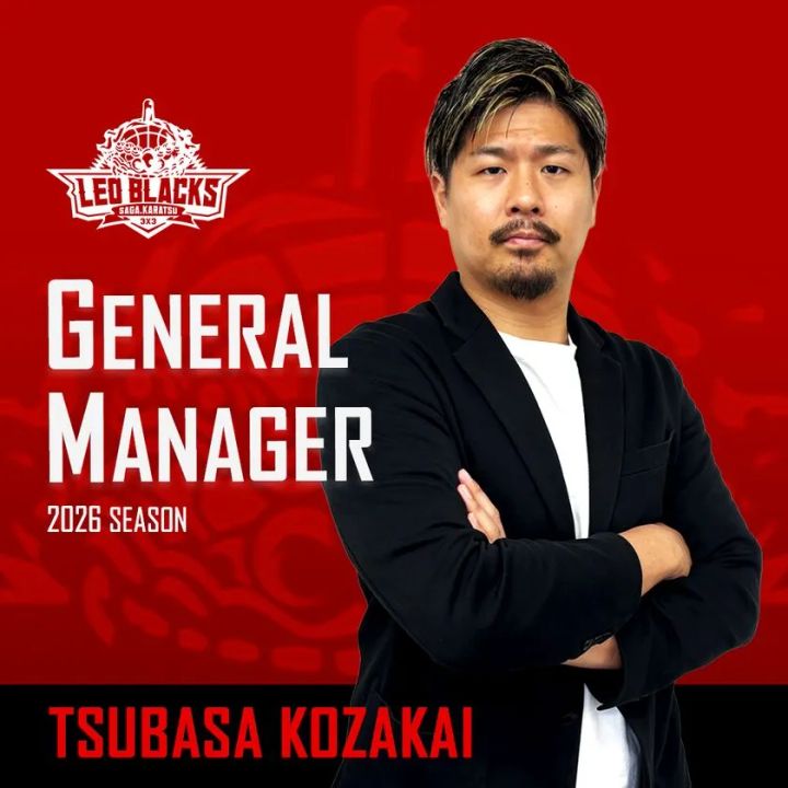 小堺翼氏のポートレート。新GMとしての決意が伝わる表情。