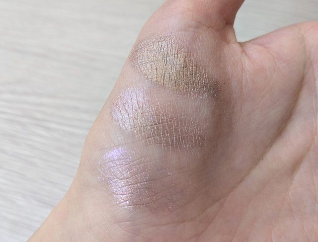 ミネラルピグメント春夏限定3色のスウォッチ