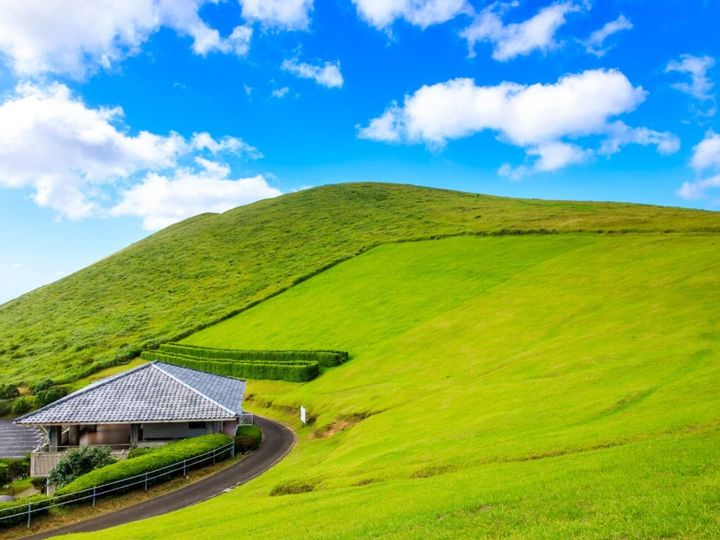 All About ニュース編集部が全国274人を対象に実施した「旅行に関するアンケート」の調査結果から、【30代限定】春に行きたいと思う「長崎県の旅行先」ランキングを発表！ 2位「五島列島」を抑えた1位は？