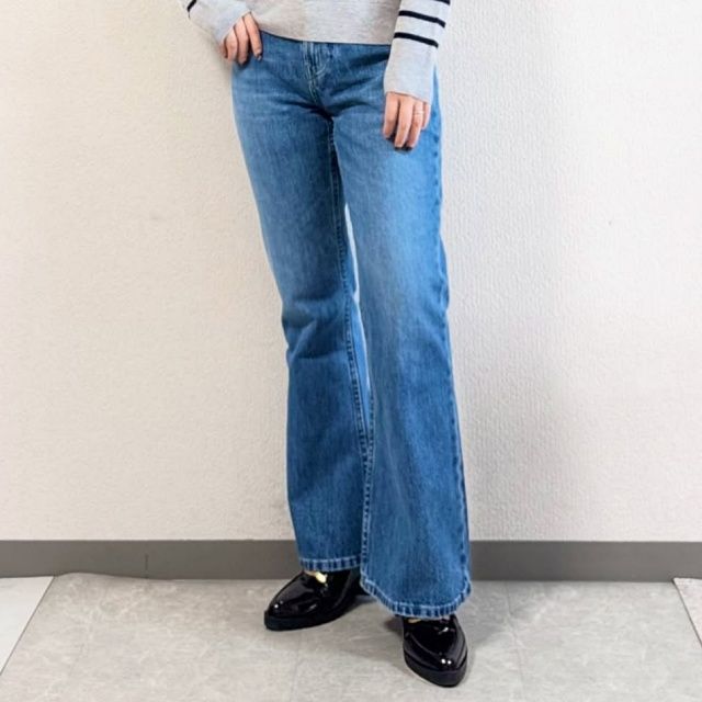 UNIQLO「ブーツカットジーンズ」