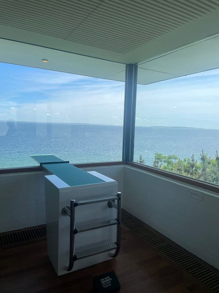 ルイジアナ近代美術館の海と飛び込み台