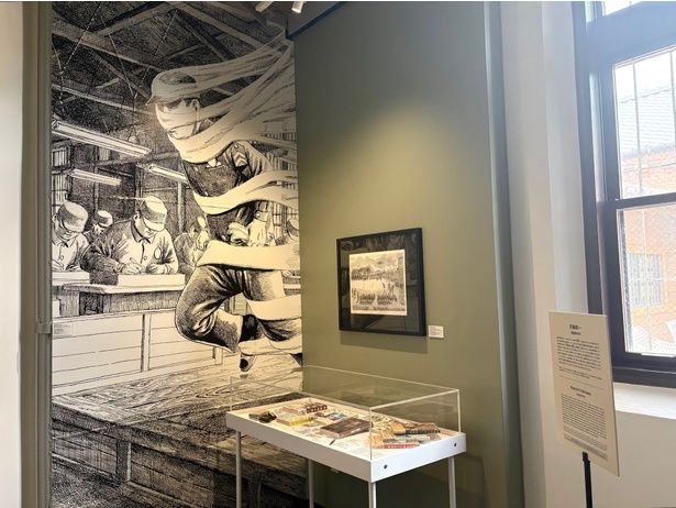 花輪和一さん作「刑務所の中」※写真は一部