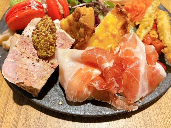 ビストロレグナ 前菜の盛り合わせ