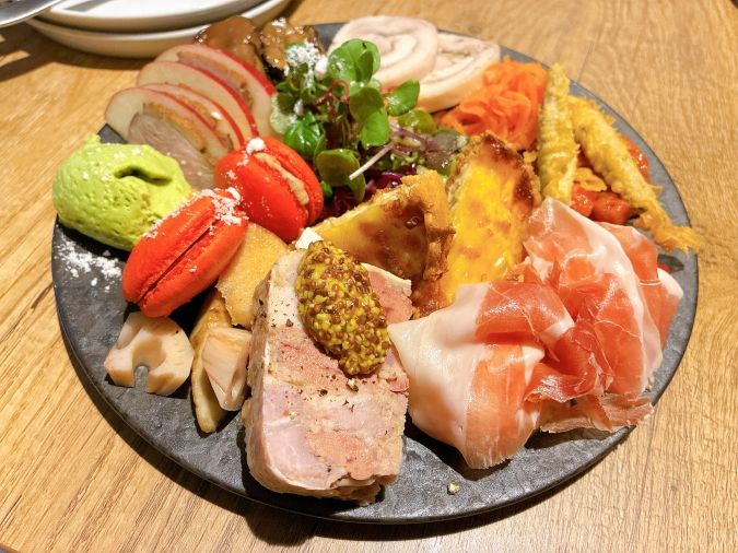 ビストロレグナ 前菜の盛り合わせ