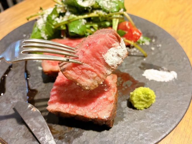 ビストロレグナ A5黒毛和牛の薪焼き