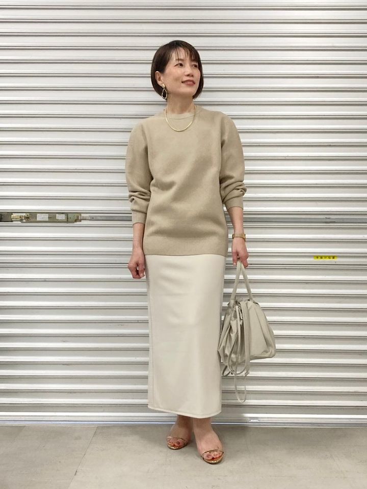 すとんと落ちるシルエットで下半身をすっきり 出典：StyleHint