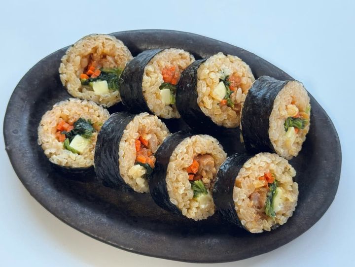 パッケージに少し切り込みを入れて袋ごとレンジで2～3分チンで調理完了！そのまますぐに食べることもできますが、レンチンした後に15分ほど放置して全体の温度を均一にするとより美味しく食べられますよ。 最初から8切にカットされているのも、すぐに食べられて嬉しいポイント♡ 