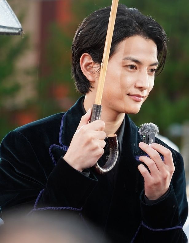 鹿島がアルバイトで雇った殺し屋、勢羽夏生役の渡邊圭祐