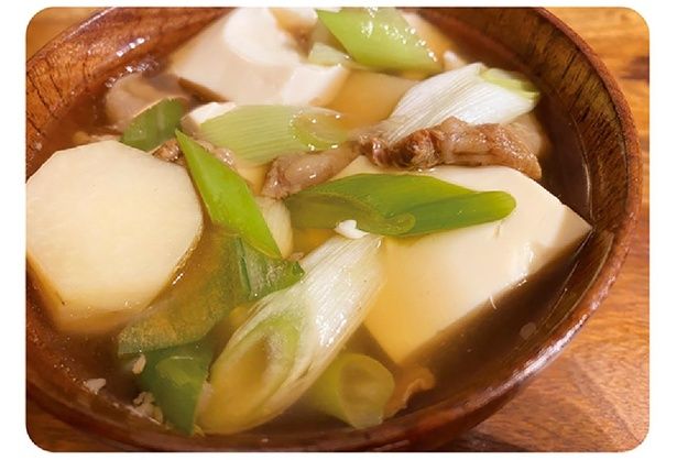 牛すじと里芋の煮込み （C）まいったねぇ、野宮レナ／KADOKAWA