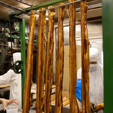 子どもの身長をかたちに。1歳の誕生日向けオーダーメイド麩菓子「寿麩樹(ことぶき)」