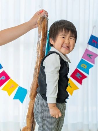 子どもの身長をかたちに。1歳の誕生日向けオーダーメイド麩菓子「寿麩樹(ことぶき)」