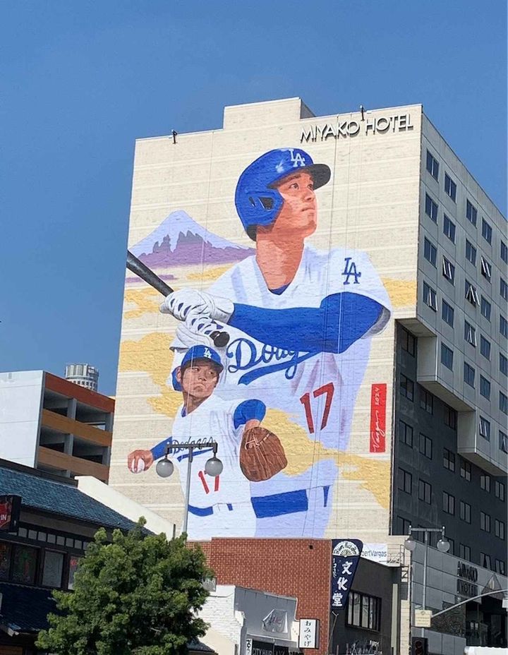 画像: ロサンゼルス「ミヤコホテル」高さ約45メートルの大谷翔平の壁画