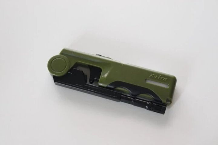 ダイソーの風に強い折りたたみ着火ライター ターボ式を折り畳んでコンパクトにした状態