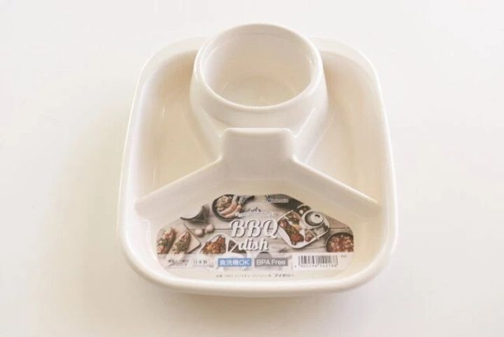ダイソーのバーベキューディッシュ角アイボリー