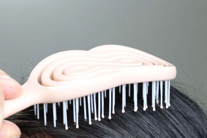 髪が乾きやすいピンヘアブラシ 使用例