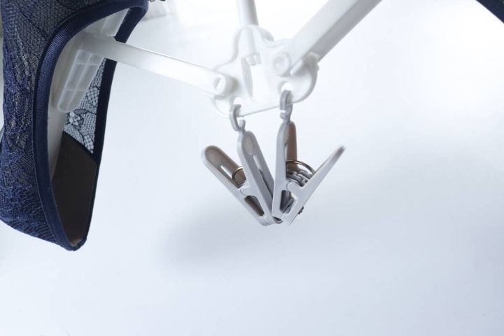 ダイソー 折り畳みシューズハンガー 展開 使用例 ピンチ