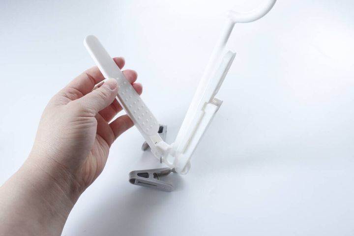 ダイソー 折り畳みシューズハンガー 展開