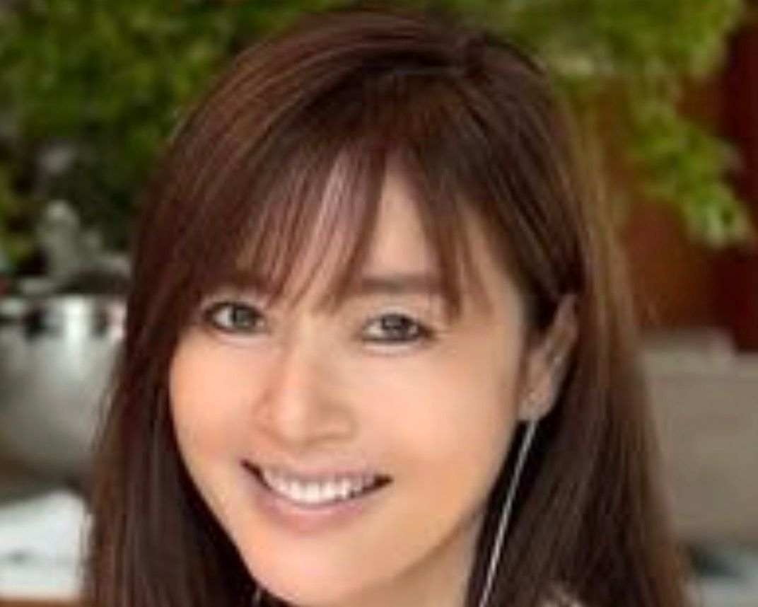 奇跡の56歳『おっぱい美魔女』57歳友人との“究極美ショット”に「全く変わらない美しさ」「スタイル抜群」称賛 | TRILL【トリル】