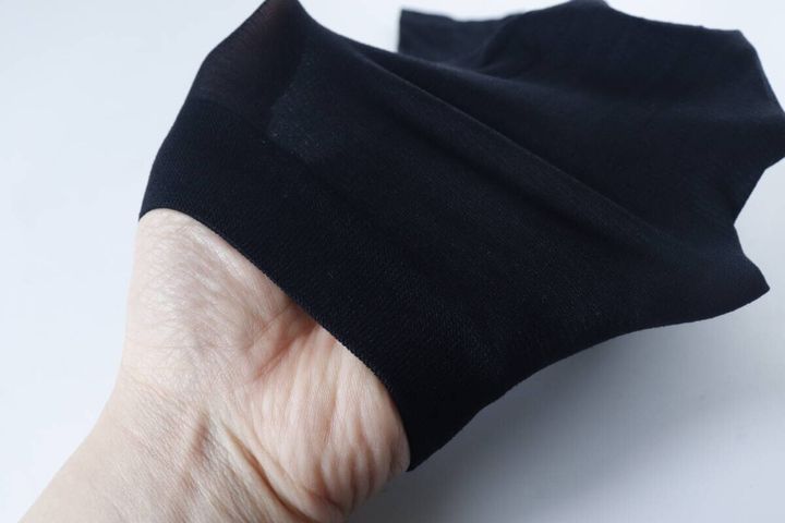 スポーツ用アームカバー（女性用、吸水速乾） 伸縮性