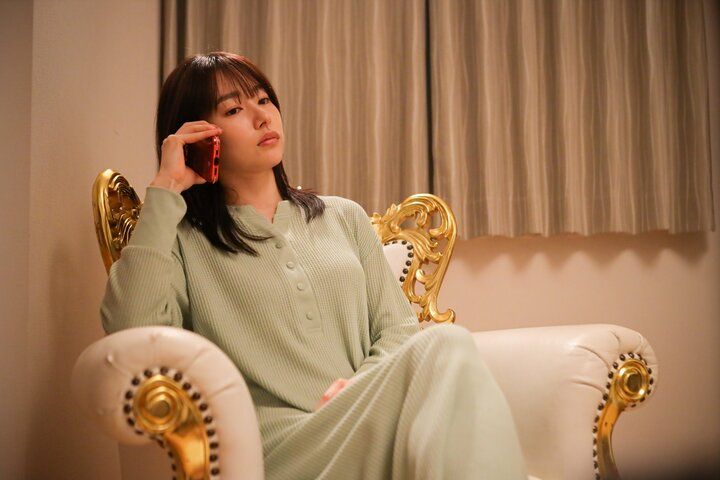 【写真・画像】夫の死亡保険金を狙う桜井日奈子の“奔放系シタ妻”に「怖い」「ゾッとした」 豹変ぶりに視聴者戦慄の『余命3ヶ月のサレ夫』第1話 1枚目