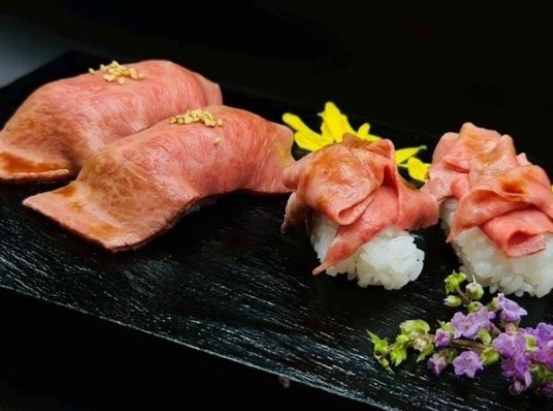  「肉フェスキッチン」(肉フェス公式) の「松坂牛 肉寿司4貫」