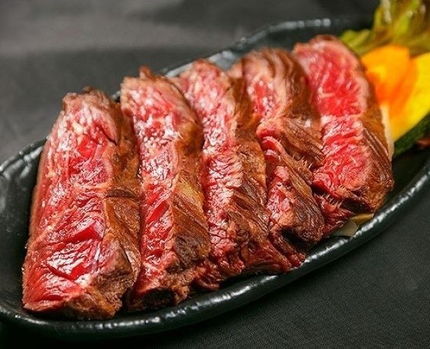 「焼肉 鈴木せいざえもん」の「牛ハラミステーキ」