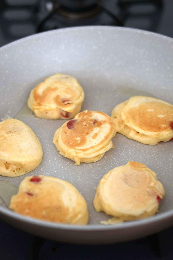 「プチウインナーホットケーキ」レシピ