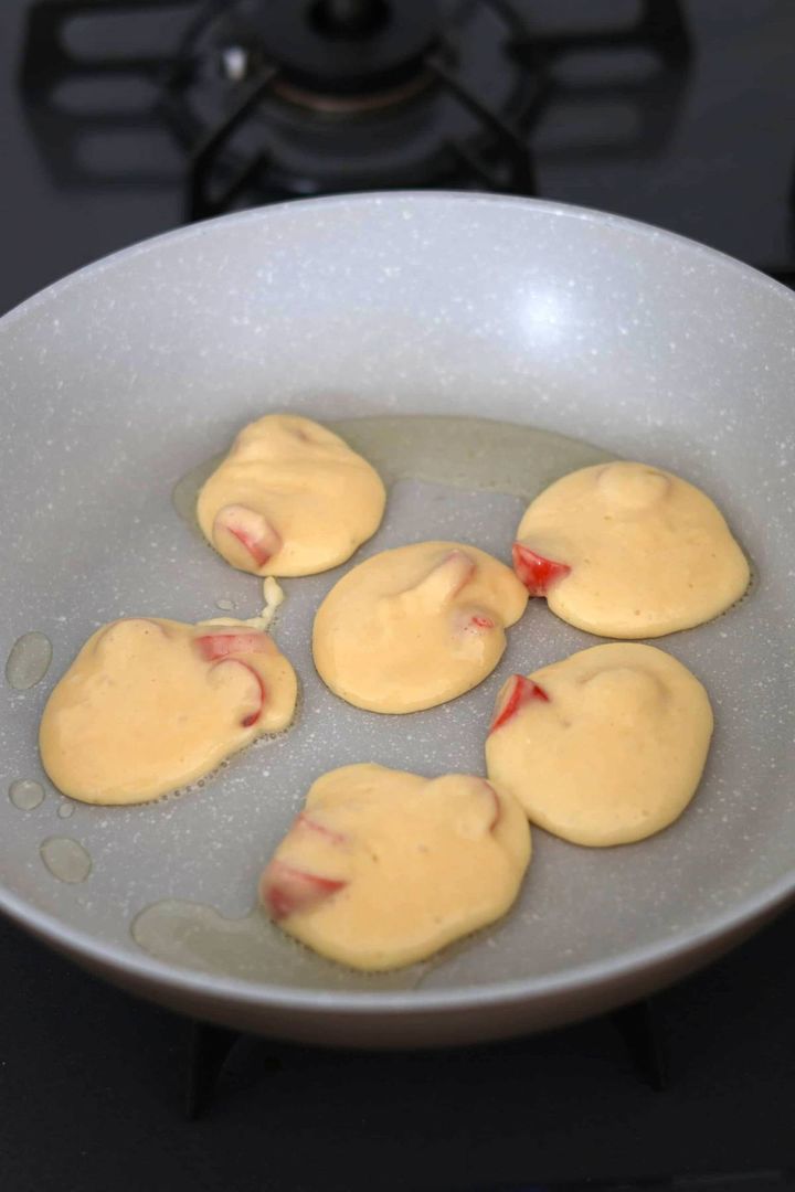 「プチウインナーホットケーキ」レシピ