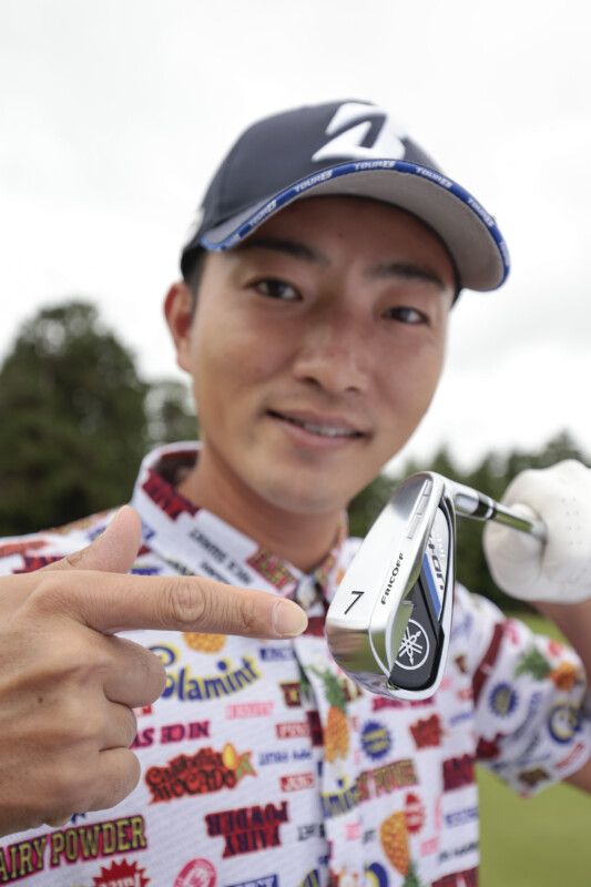 “飛び系”アイアンは払い打つと方向性がアップする！男子プロが解説