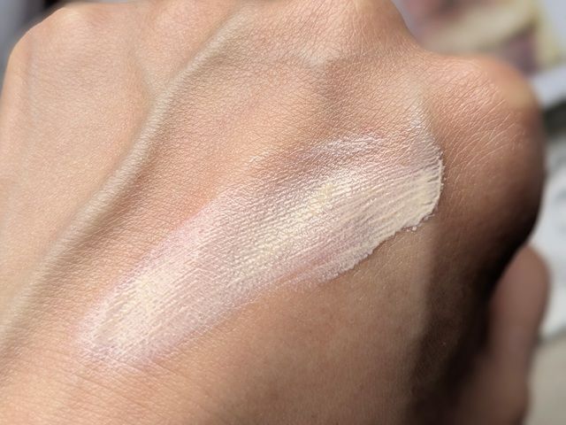 アンプルール 耐汗UVベースのテクスチャ写真