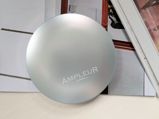 アンプルール フェイスパウダー クールの写真