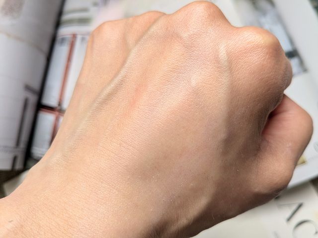 アンプルール 耐汗UVベースのテクスチャ写真