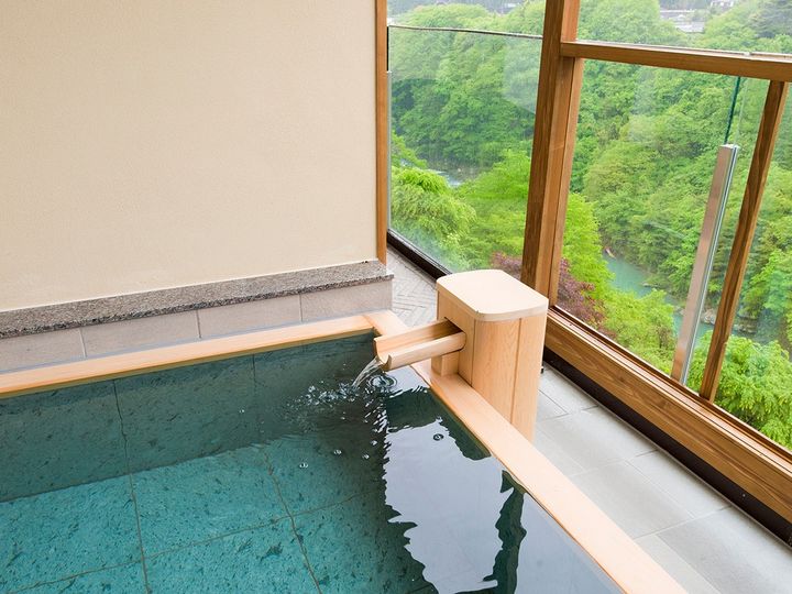 鬼怒川の渓谷美を独り占めできる客室露天風呂