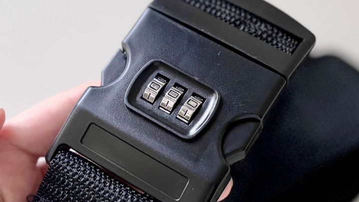 旅行前に揃えたい！スーツケースベルトは100均でゲット♪ 売り場もチェック