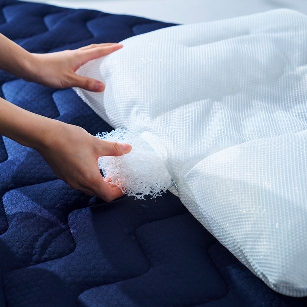 頭部分はマットレスにも使用されている「高反発網状素材リフル」が採用され、体圧を分散してくれる