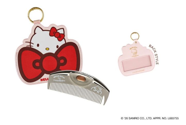 ＜HELLO KITTY＞（Ｒ）ＰＧツキ プレミアムブラック コームケース付き 【LOVECHROME】 7,920(税込)