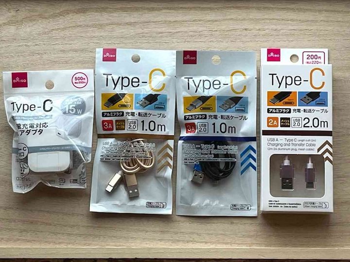 ダイソーの「タイプC」ケーブル、アダプターは110円（税込）から購入できる