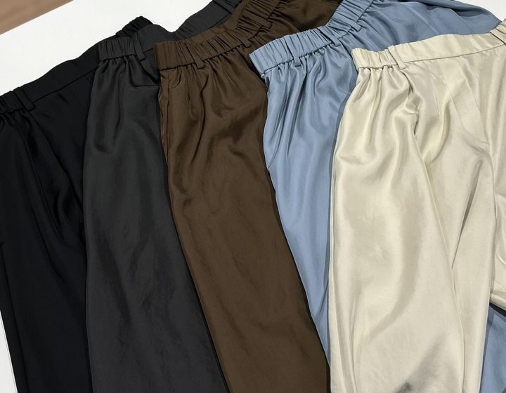 画像: 【プラステ】スウィングイージーパンツ各¥8,990 www.plst.com