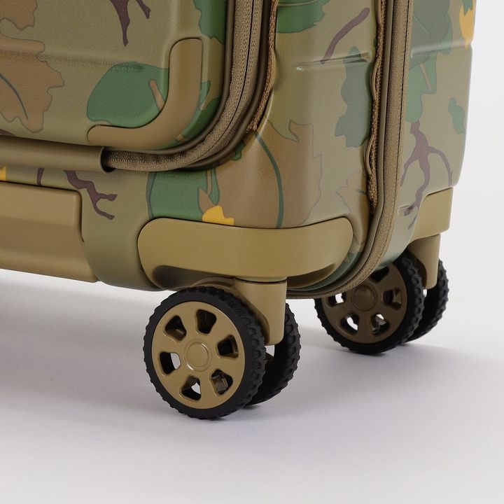 カバンのプロ・エースが教える「失敗しないスーツケース」3選！ 機内持込“最大級”容量、3万円以下のコスパ最強機…旅の質を上げる最新作