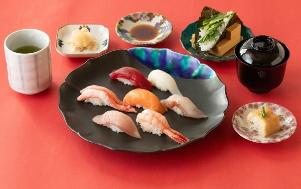 石川県金沢市に「金沢まいもん寿司 ひがし茶屋街店」オープン！石川の地酒も用意