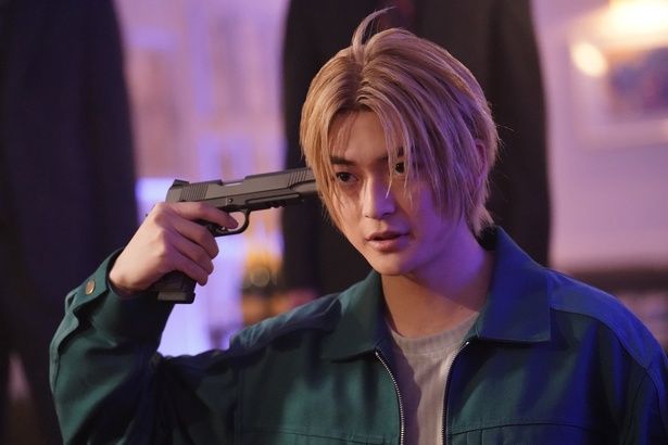 坂本のことを慕うシン役を、高橋文哉が演じる [c]鈴木祐斗／集英社 [c]2026映画「SAKAMOTO DAYS」製作委員会