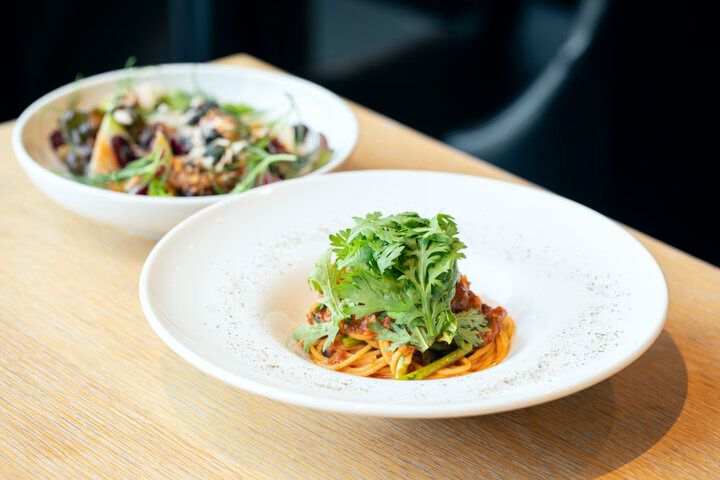 5月末まで♪いちごデザートビュッフェとサラダバー付きランチが人気の「AWkitchen TOKYO 新丸ビル店」