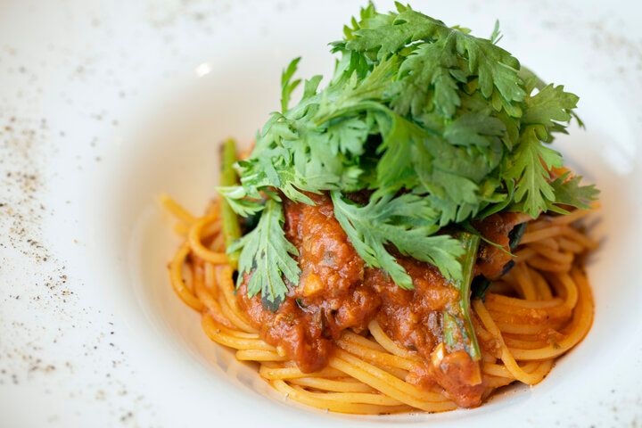 5月末まで♪いちごデザートビュッフェとサラダバー付きランチが人気の「AWkitchen TOKYO 新丸ビル店」