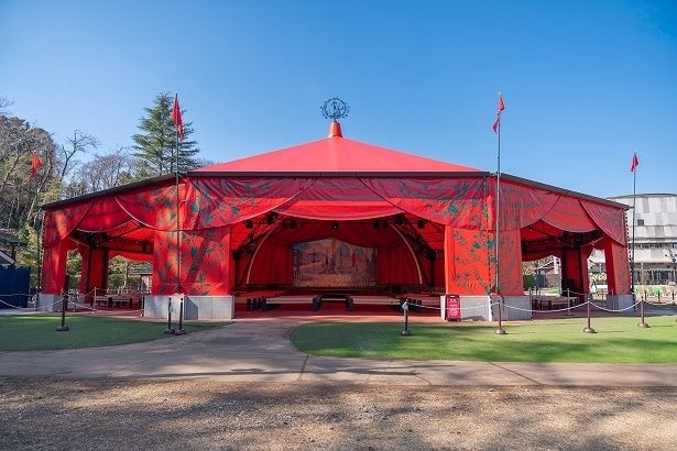 全天候型シアター「エンマの劇場」