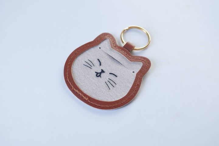 セリアの猫の毛チャームのビジュアル