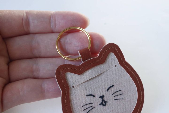 セリアの猫の毛チャームのリング