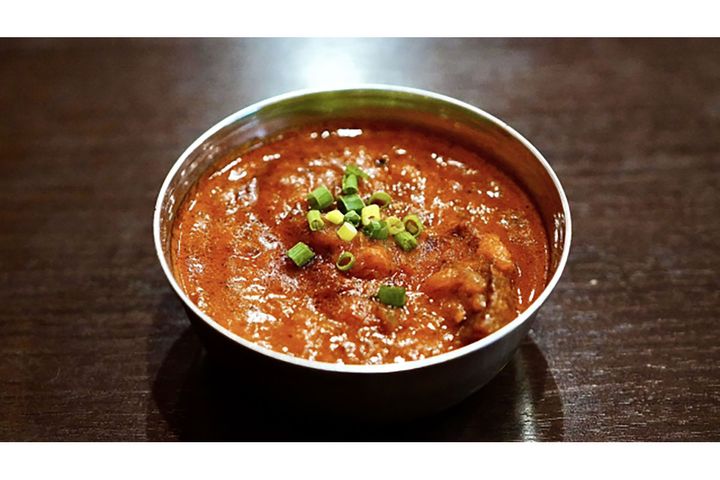 インド・ネパール料理の「ダルマトン」は豆とマトンを煮込んだカレーです。