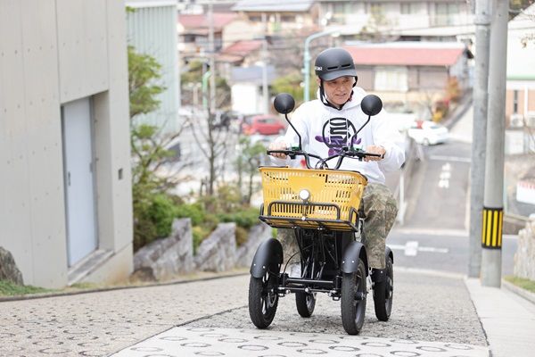 買い物・近距離移動を想定した4輪特定小型原動機付自転車「LBIRD」、Makuakeに登場！