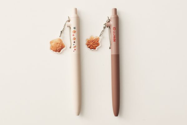 【広島県広島市・福山市】旅の思い出を日常で楽しめる、もみじ饅頭モチーフの文具・雑貨を広島駅と福山駅で販売